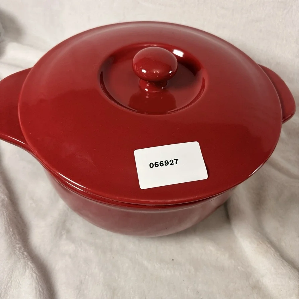 Chantal Red Enameled Stoneware 3 Quart Covered Casserole Dish Baker with Lid EUC